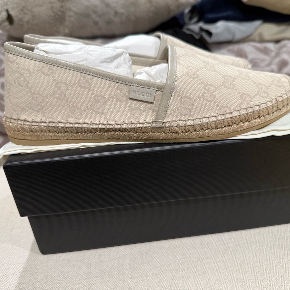 Gucci Light Beige Canvas Espadrilles. Never worn.